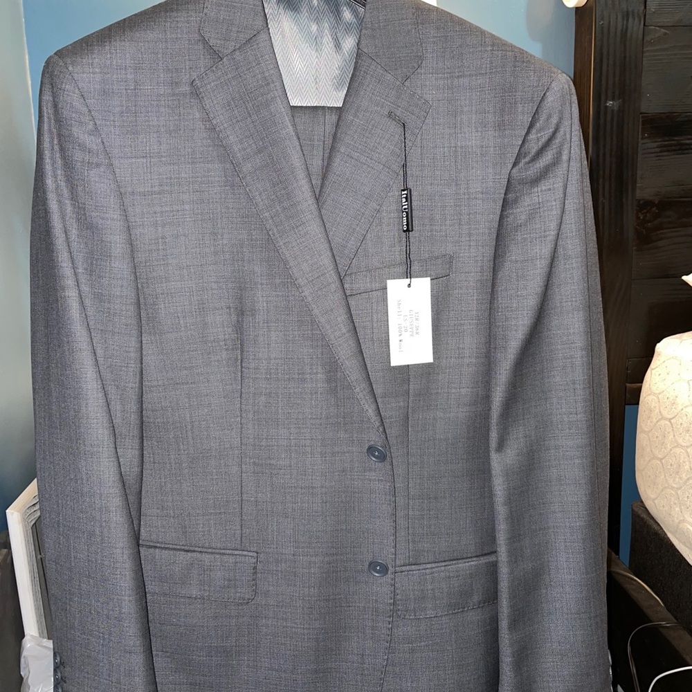 Men’s Suit 42R / 36R